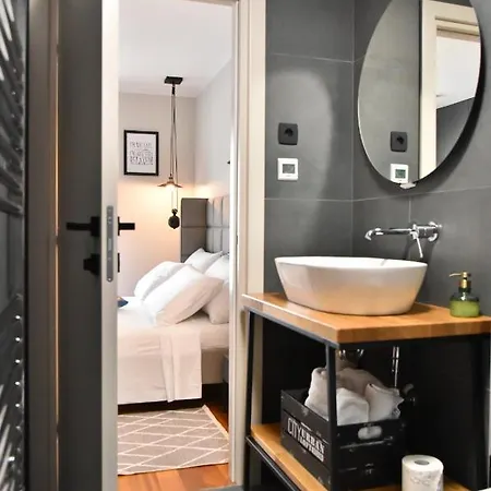 Lux Luna & Old Town *